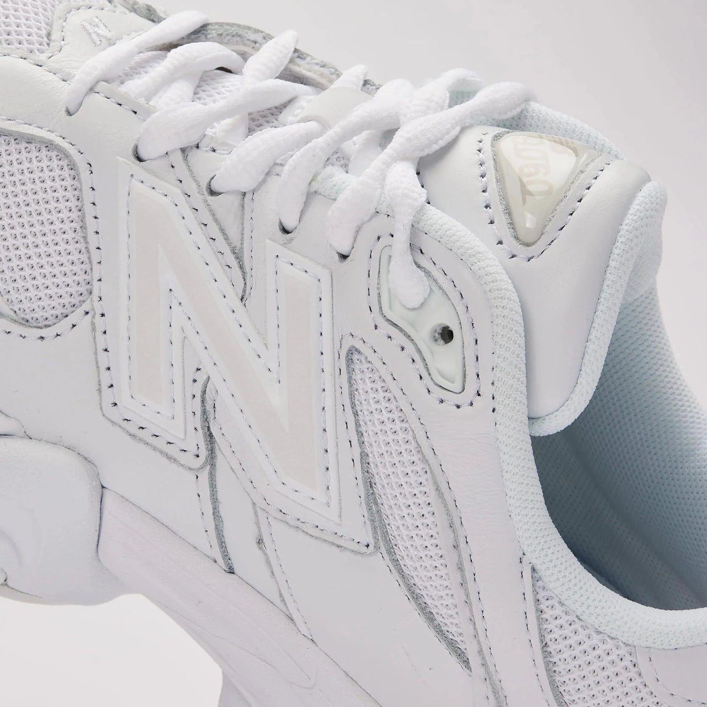 New Balance 9060 Triple White(U9060NRJ)